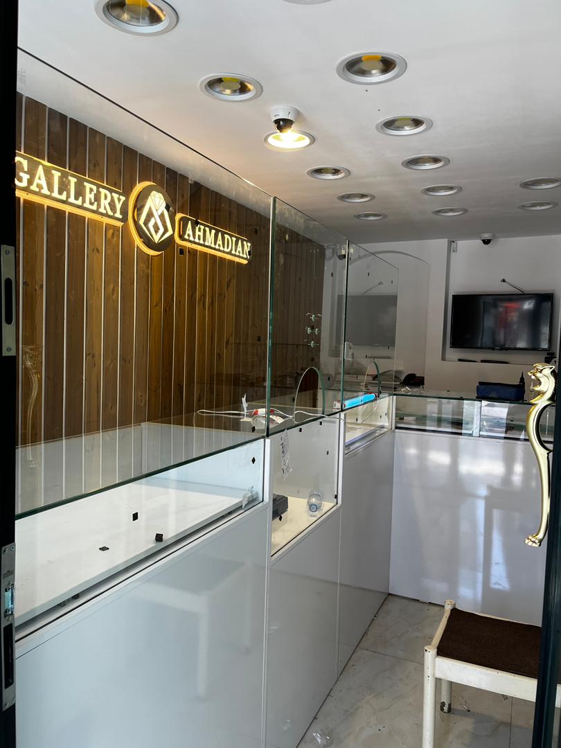 چرا شیشه لمینت ضد گلوله سناتور بهترین انتخاب است؟